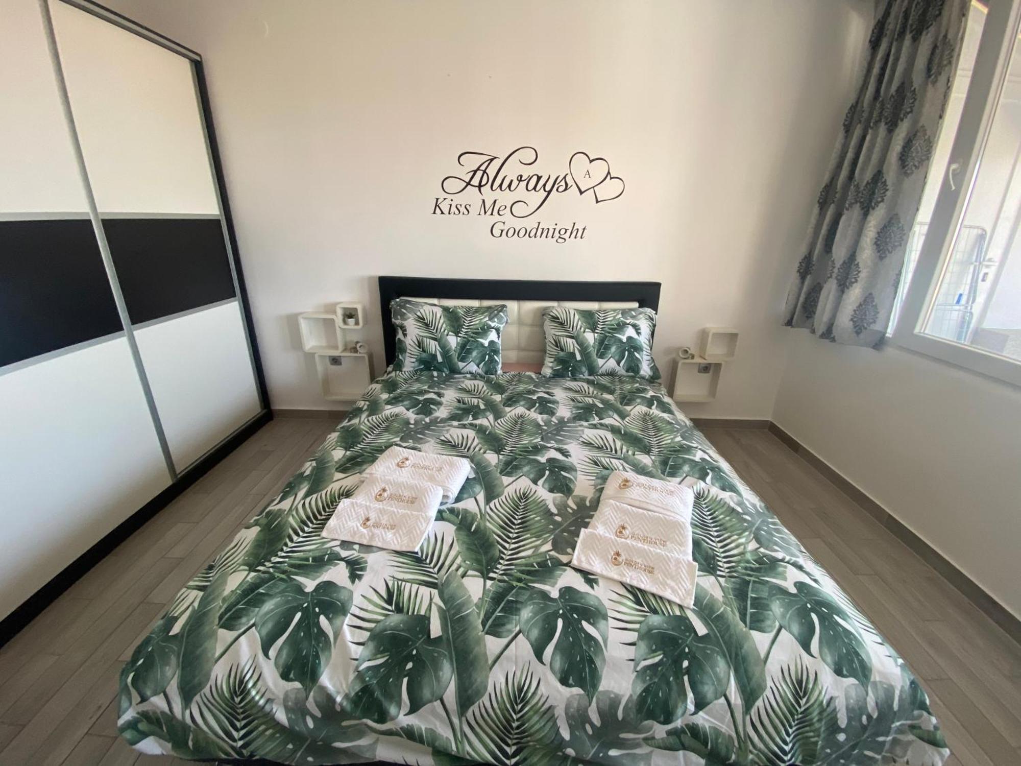 Appartamento Golden View Penthouse Zara Esterno foto